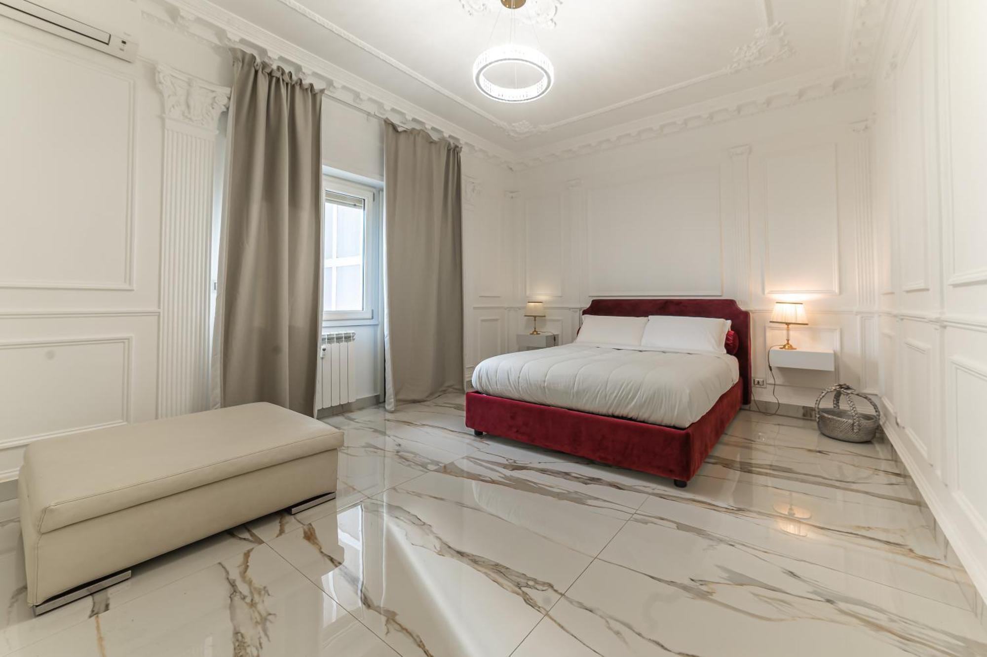 New - Elegant, Modern With Terrace Apartment Rom